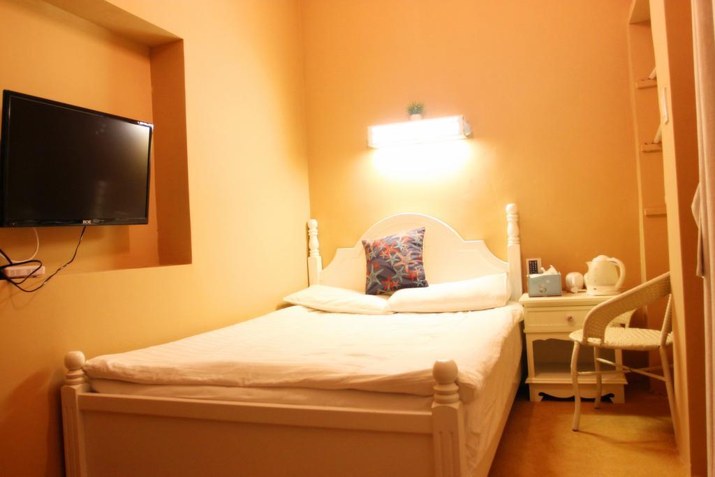 Hangzhou Poke Theme Guest House Room photo